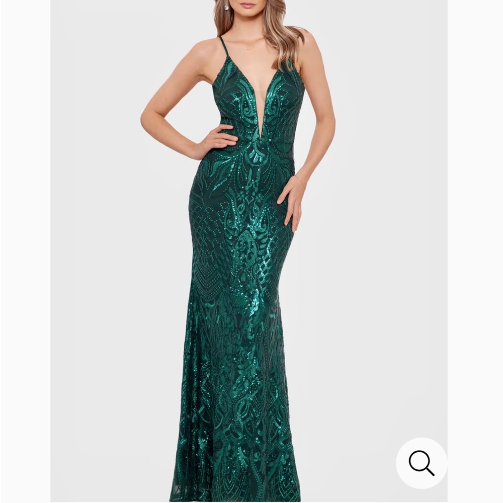 NWT Betsy & Adam Green Sequin Evening Gown